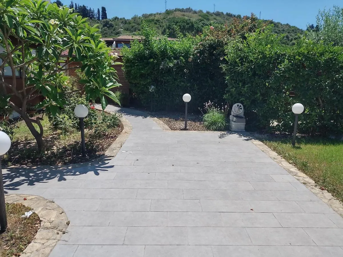 Casa Vacanze Villa Pomelia Campofelice Di Roccella Italia