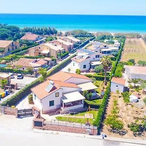 Vacanze Mare Nostrum - In Front Of The With Pool Campofelice Di Roccella