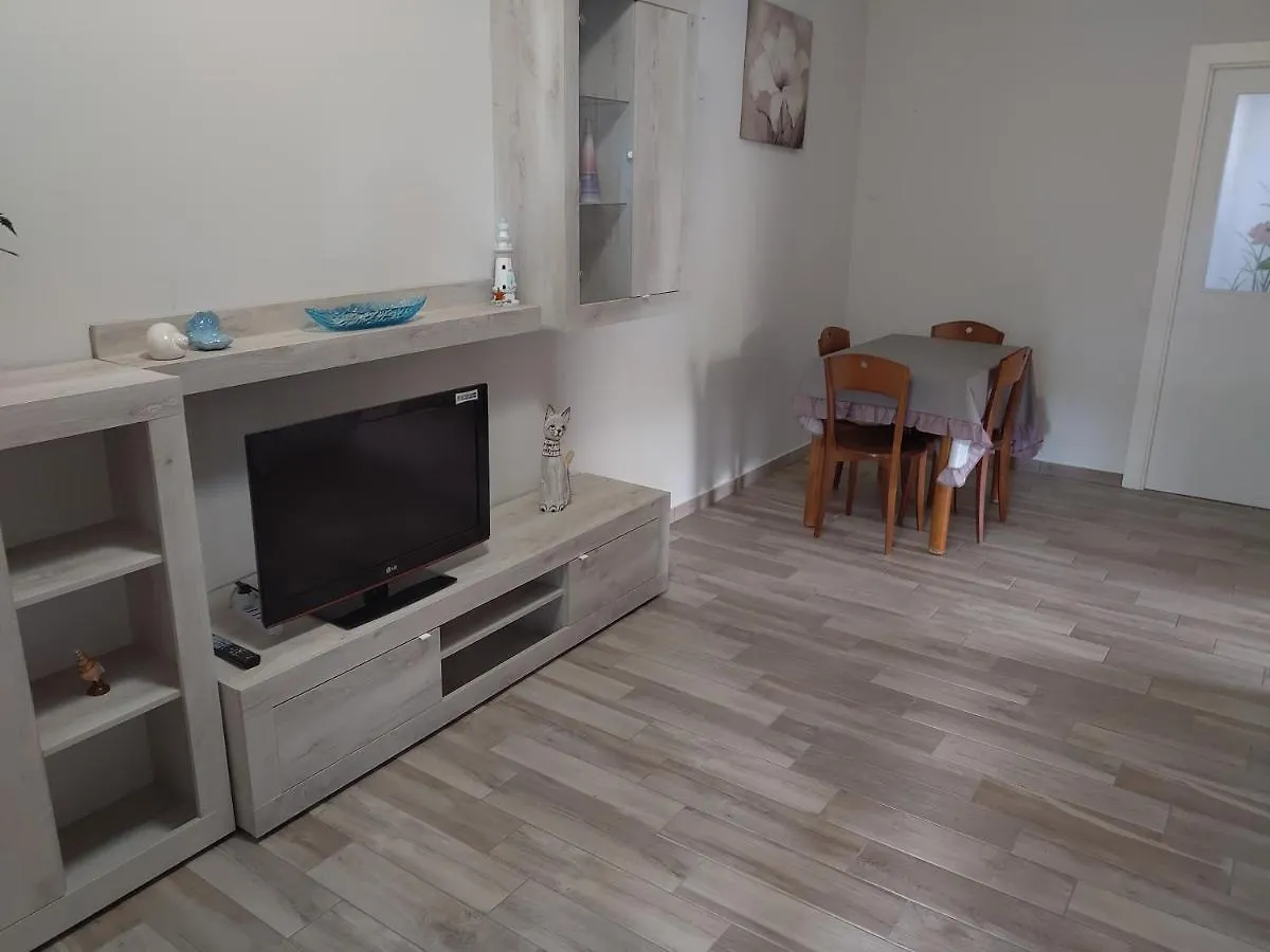 Holiday home Casa Vacanze Villa Pomelia Campofelice Di Roccella Italy
